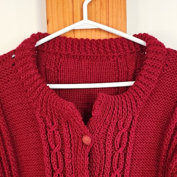 Men's Red Cable Knit Sweater - Picture 4 of 8
